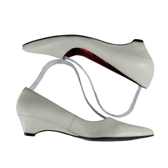 NINE WEST! EGGSHELL WHITE GENUINE LEATHER POINTY TOE HEELS, PUMPS! SZ 6.5M - Picture 7 of 10